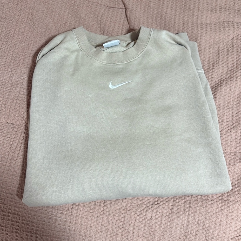 Nike sweatshirt